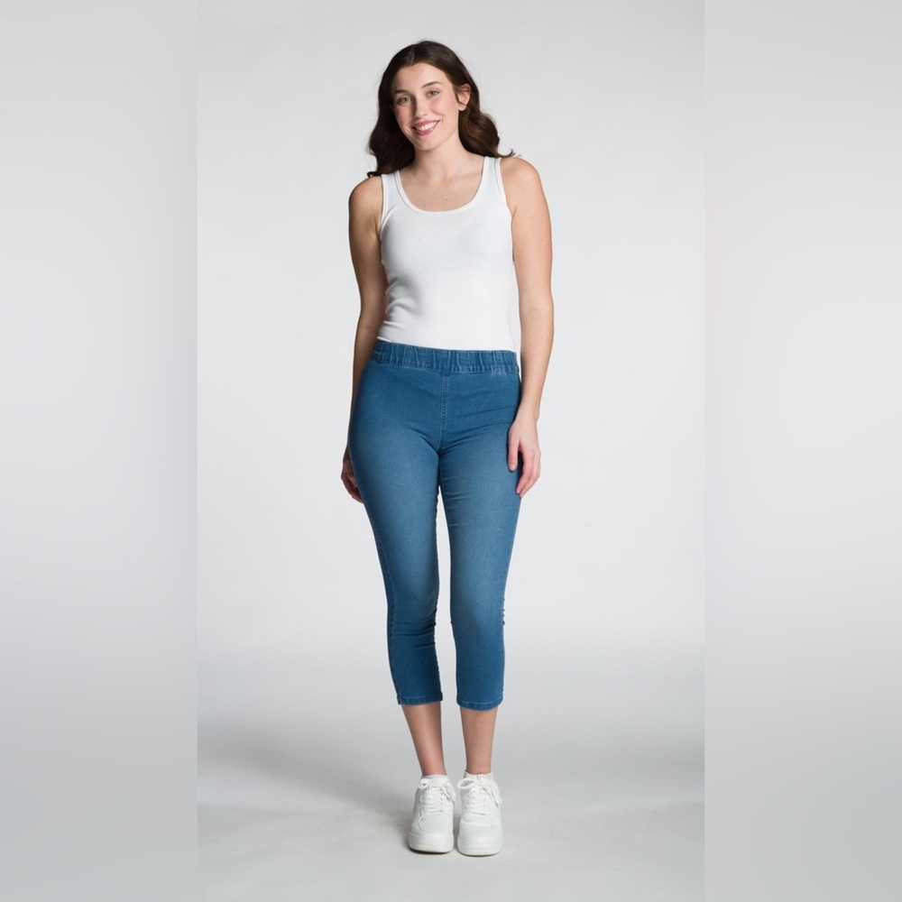 DKR & Company white capris